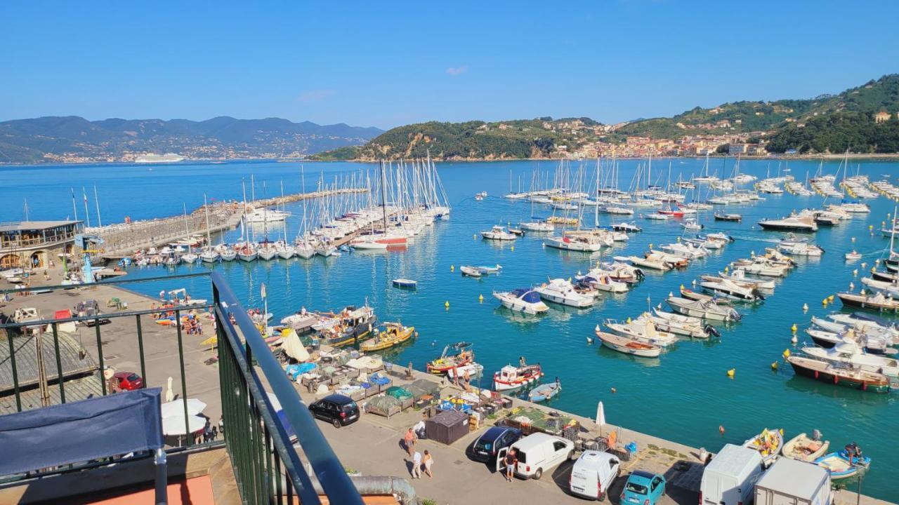 L'Arpara Casa Al Molo Dal Mare Al Castello Lerici Exterior photo